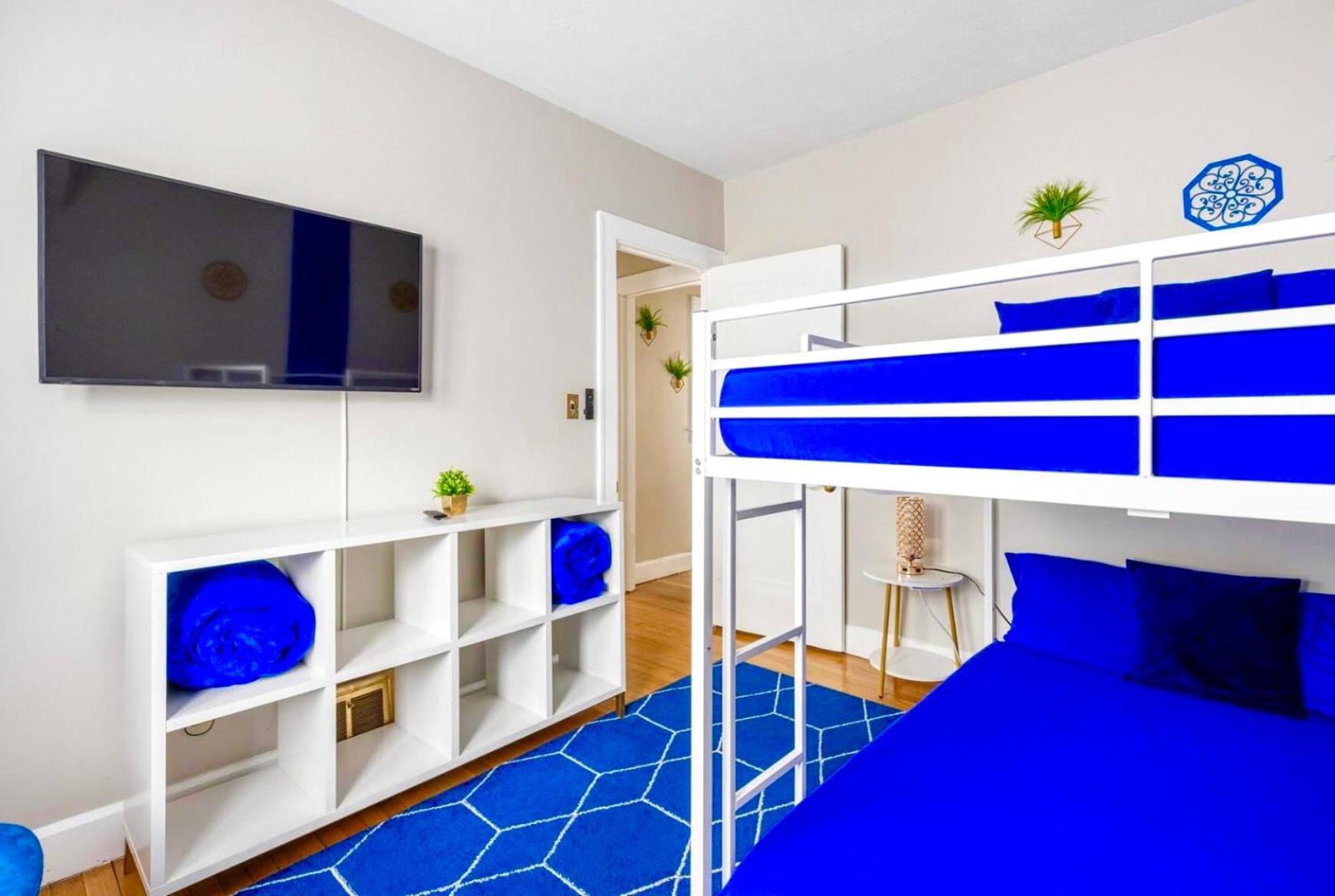 The Sapphire Haven - Your Old Brooklyn Oasis Awaits Families, Couples, Business Travelers Near Downtown With Parking, 300 Mb Wifi & Self Check-In Cleveland Exteriör bild