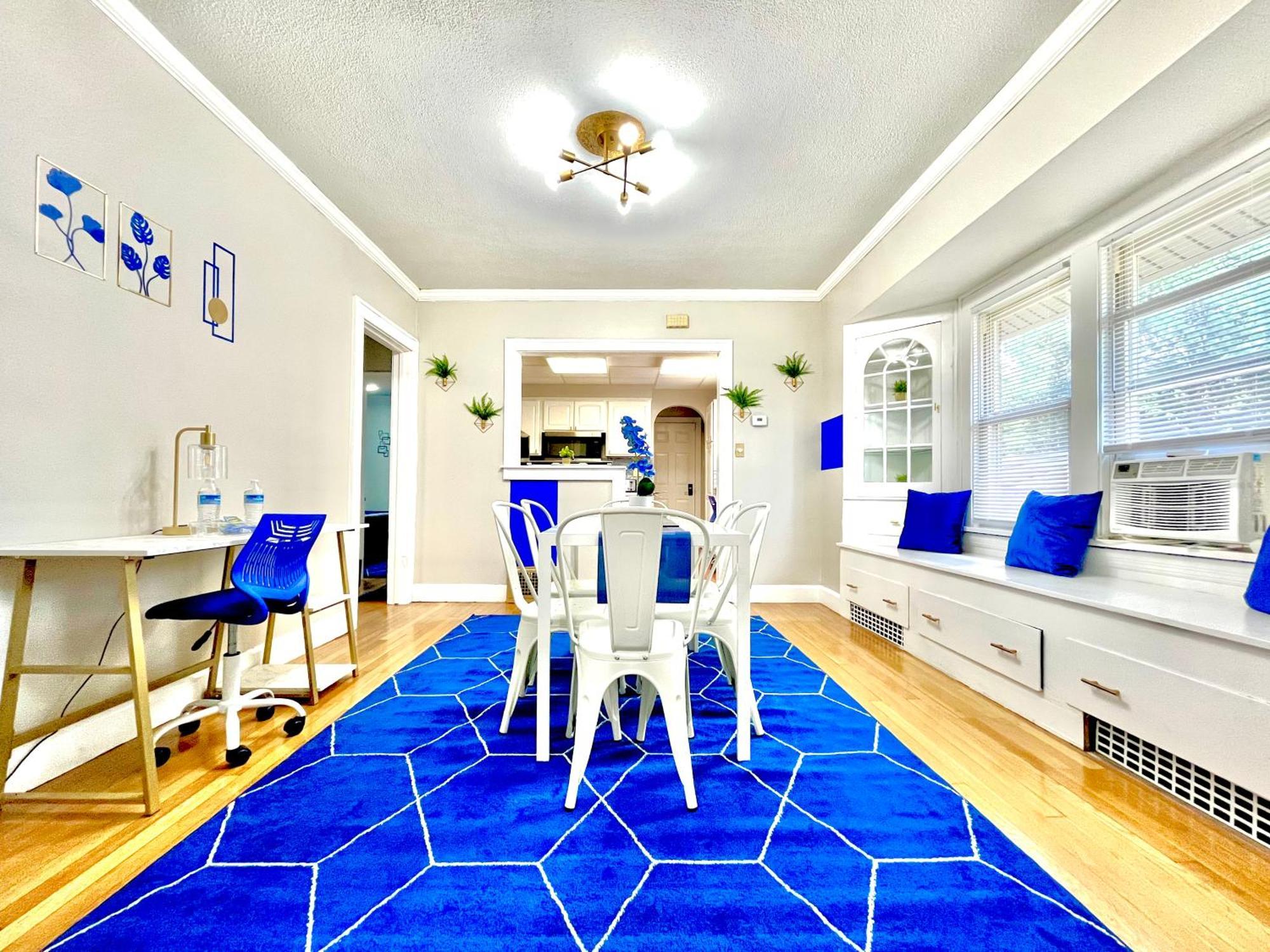 The Sapphire Haven - Your Old Brooklyn Oasis Awaits Families, Couples, Business Travelers Near Downtown With Parking, 300 Mb Wifi & Self Check-In Cleveland Exteriör bild