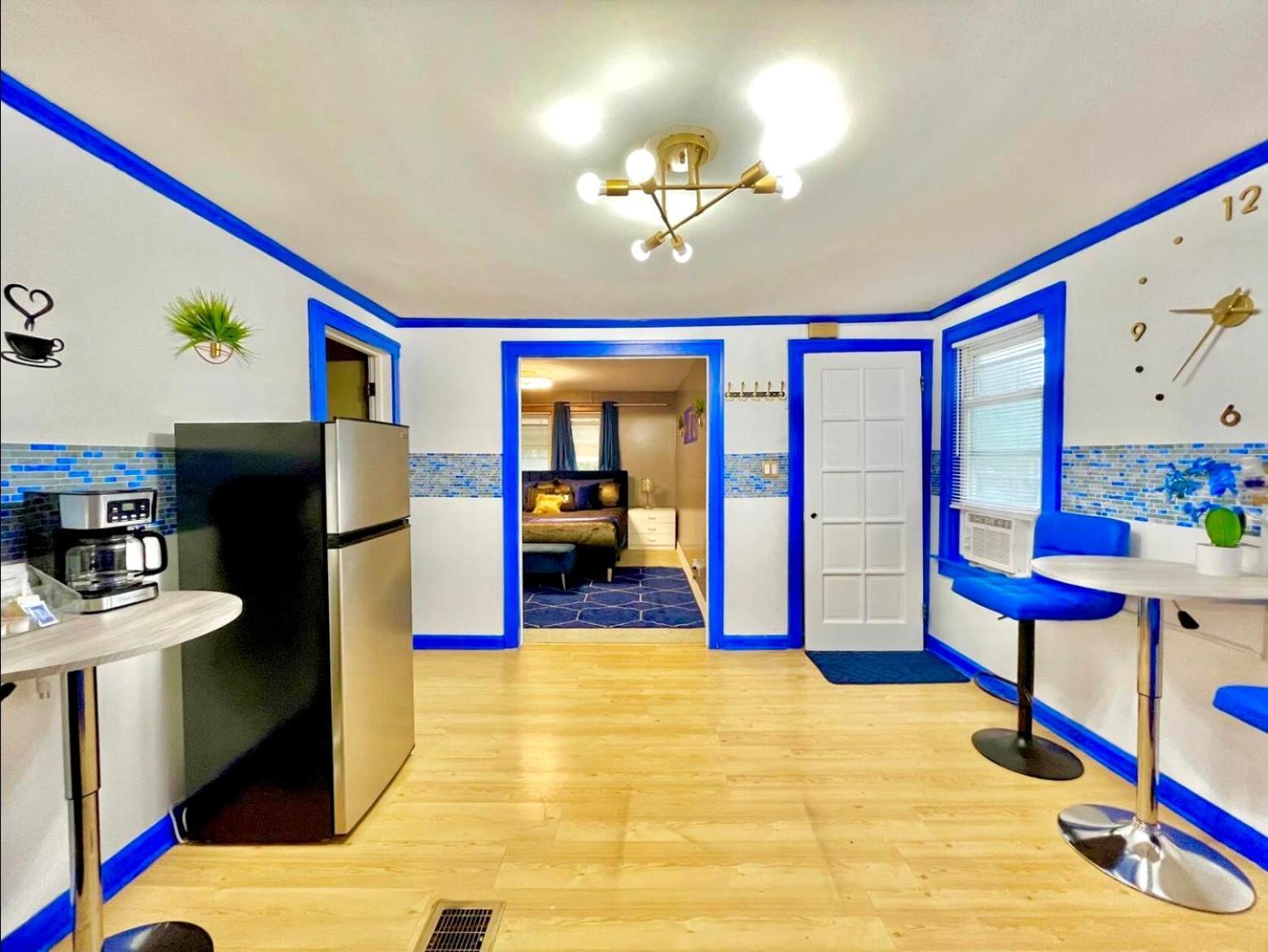 The Sapphire Haven - Your Old Brooklyn Oasis Awaits Families, Couples, Business Travelers Near Downtown With Parking, 300 Mb Wifi & Self Check-In Cleveland Exteriör bild
