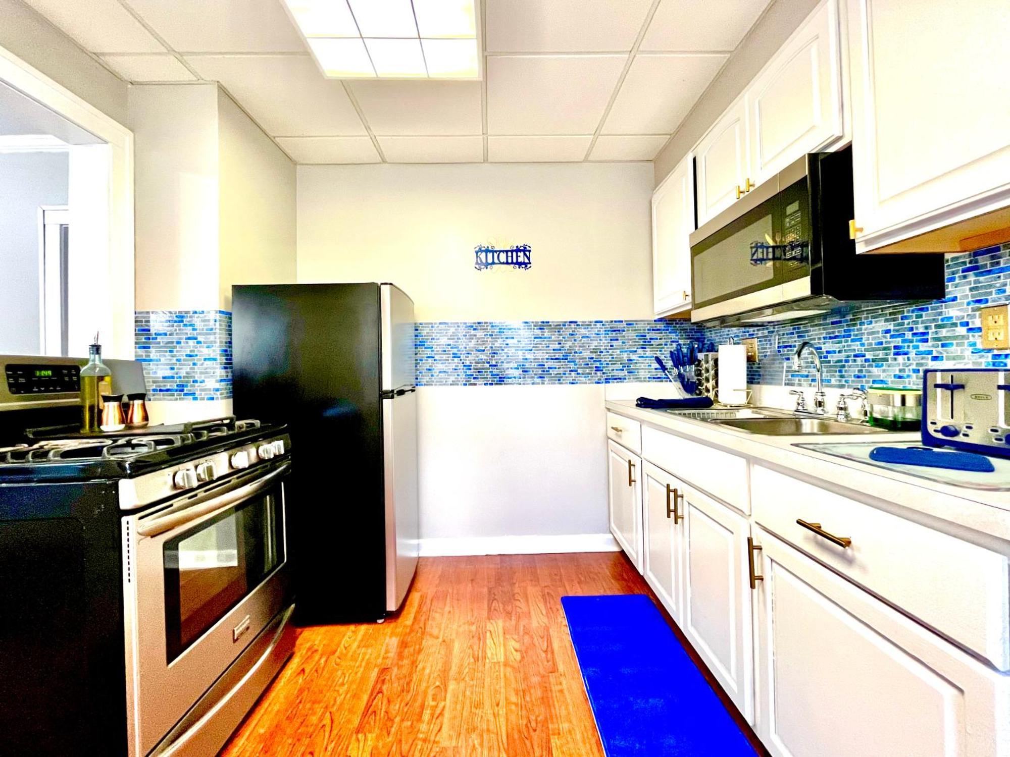 The Sapphire Haven - Your Old Brooklyn Oasis Awaits Families, Couples, Business Travelers Near Downtown With Parking, 300 Mb Wifi & Self Check-In Cleveland Exteriör bild