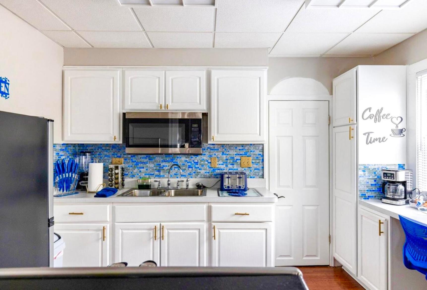 The Sapphire Haven - Your Old Brooklyn Oasis Awaits Families, Couples, Business Travelers Near Downtown With Parking, 300 Mb Wifi & Self Check-In Cleveland Exteriör bild