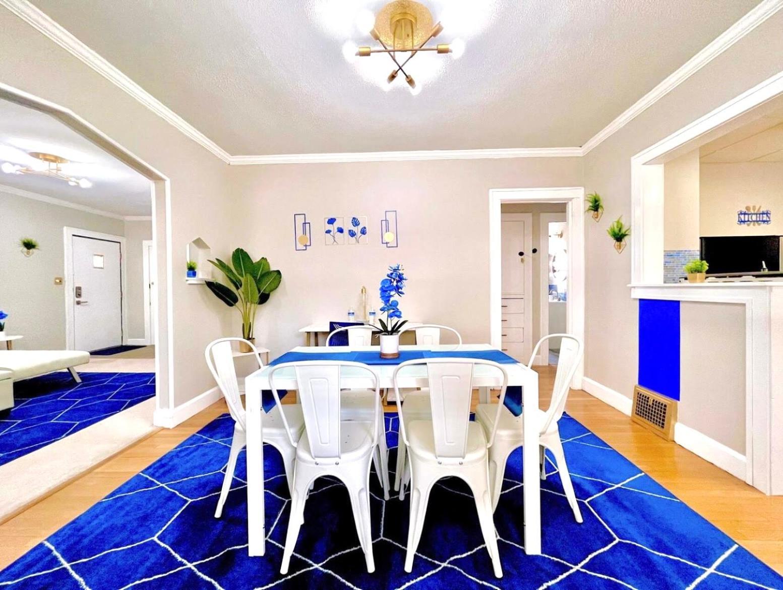 The Sapphire Haven - Your Old Brooklyn Oasis Awaits Families, Couples, Business Travelers Near Downtown With Parking, 300 Mb Wifi & Self Check-In Cleveland Exteriör bild