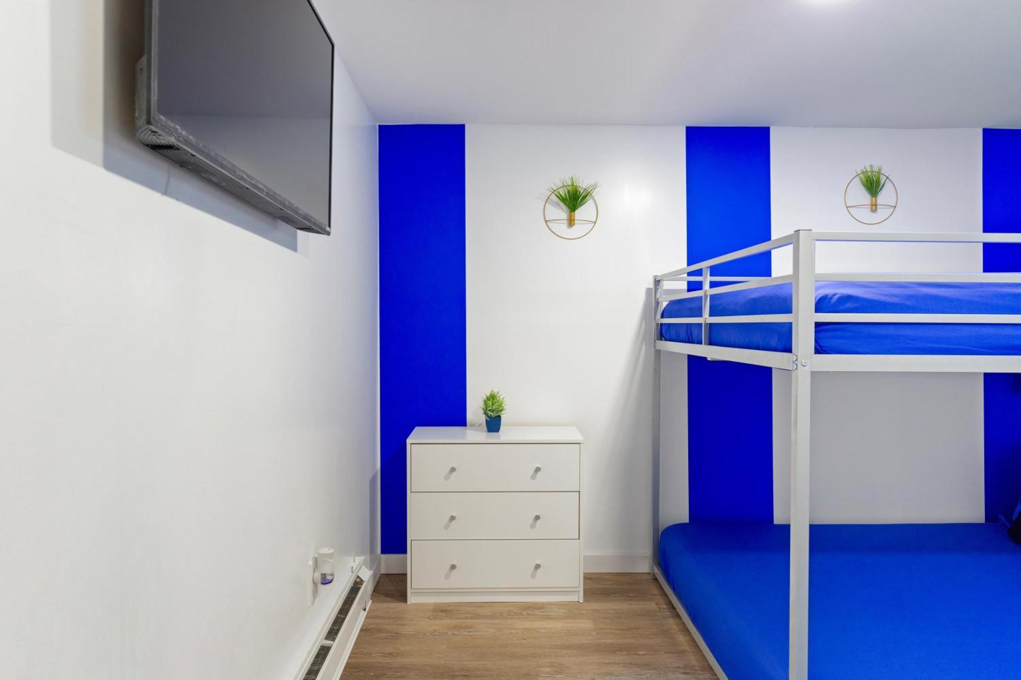 The Sapphire Haven - Your Old Brooklyn Oasis Awaits Families, Couples, Business Travelers Near Downtown With Parking, 300 Mb Wifi & Self Check-In Cleveland Exteriör bild