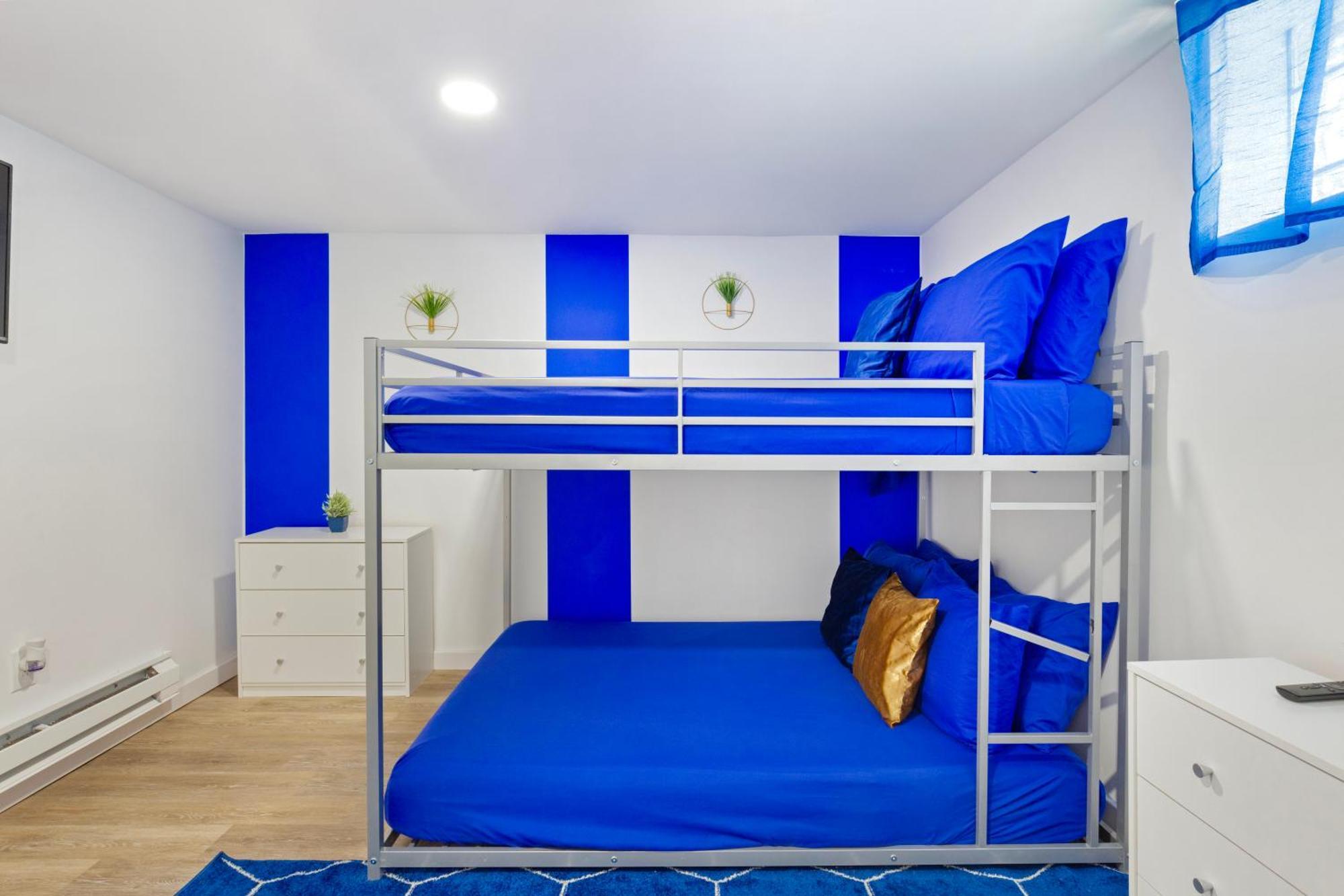 The Sapphire Haven - Your Old Brooklyn Oasis Awaits Families, Couples, Business Travelers Near Downtown With Parking, 300 Mb Wifi & Self Check-In Cleveland Exteriör bild