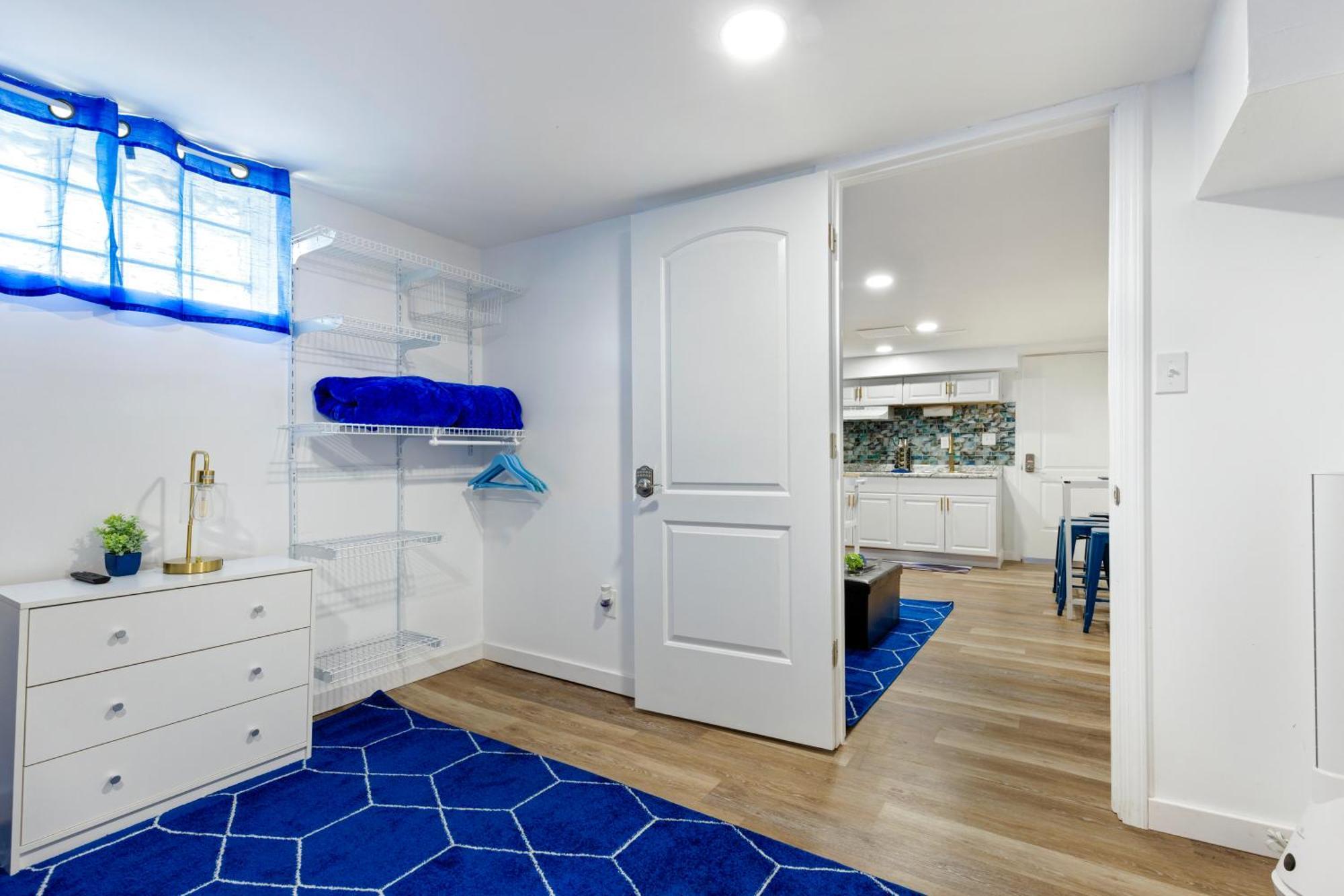 The Sapphire Haven - Your Old Brooklyn Oasis Awaits Families, Couples, Business Travelers Near Downtown With Parking, 300 Mb Wifi & Self Check-In Cleveland Exteriör bild