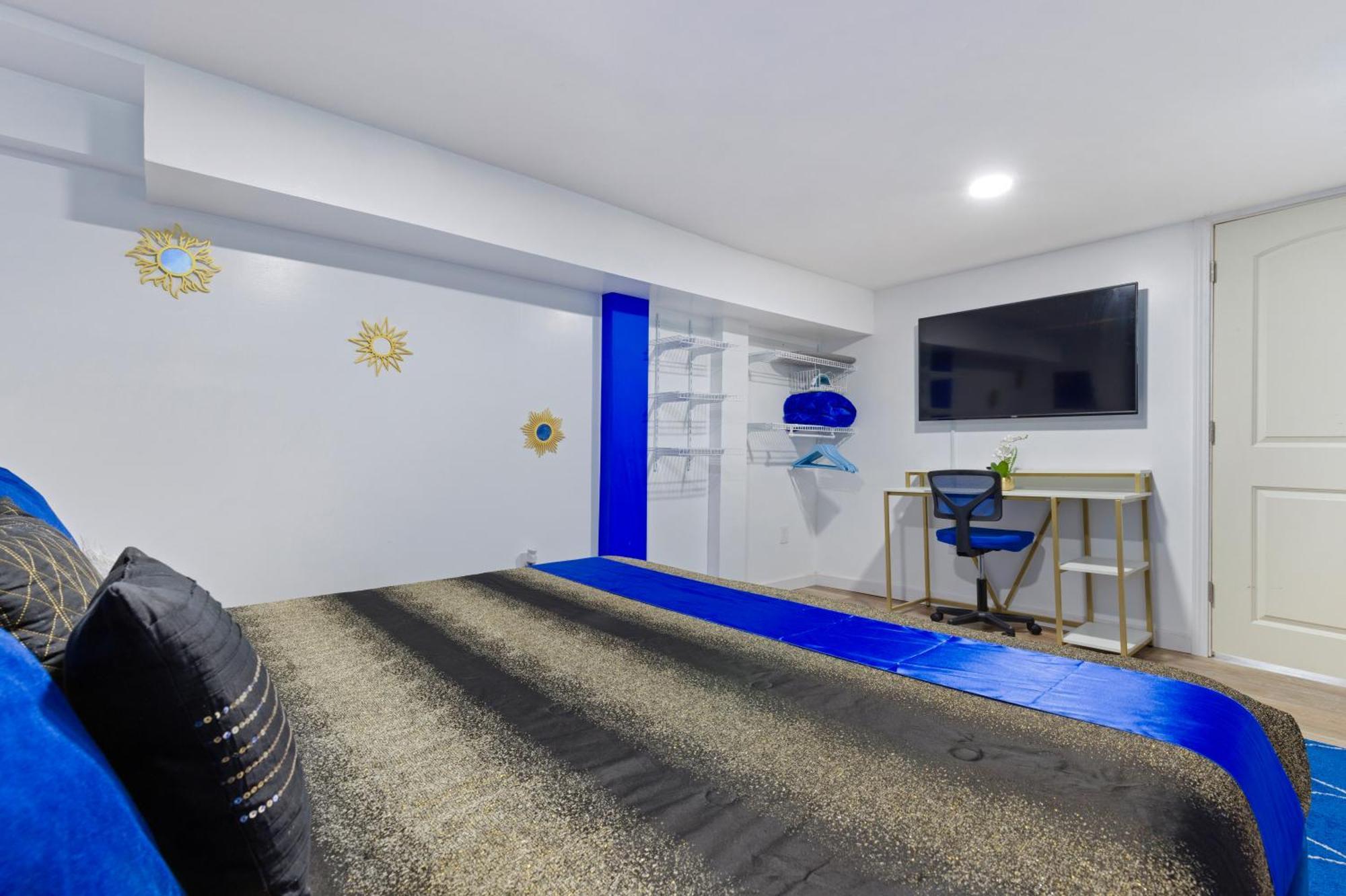 The Sapphire Haven - Your Old Brooklyn Oasis Awaits Families, Couples, Business Travelers Near Downtown With Parking, 300 Mb Wifi & Self Check-In Cleveland Exteriör bild