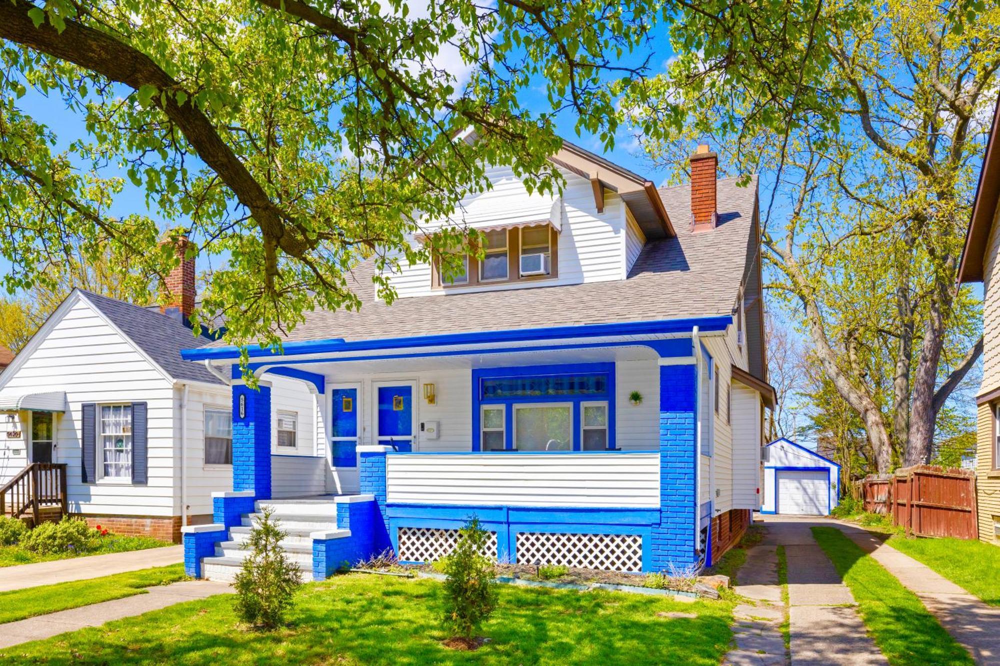 The Sapphire Haven - Your Old Brooklyn Oasis Awaits Families, Couples, Business Travelers Near Downtown With Parking, 300 Mb Wifi & Self Check-In Cleveland Exteriör bild